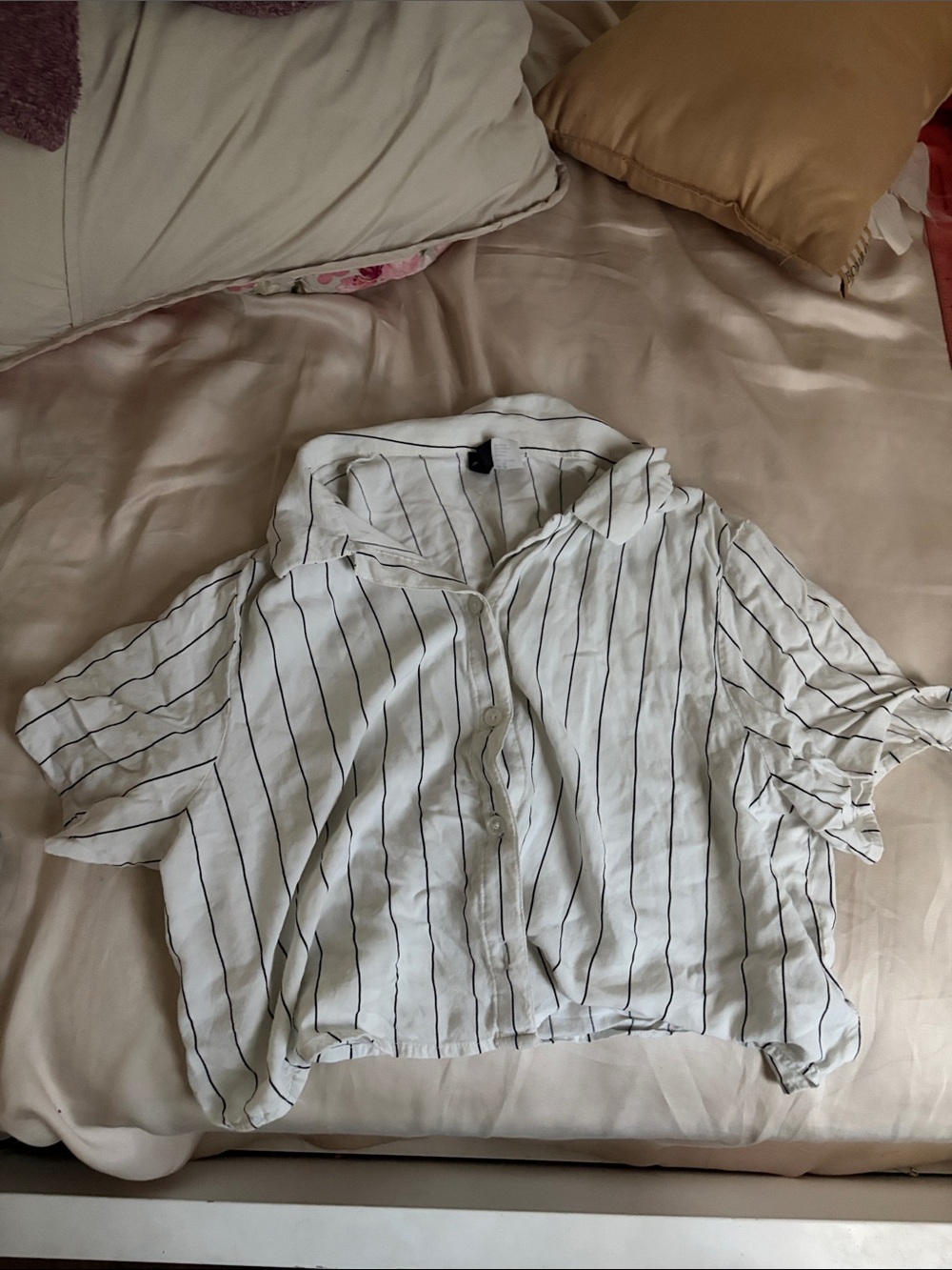 H&M White Button-Down Short Sleeve Striped Shirt